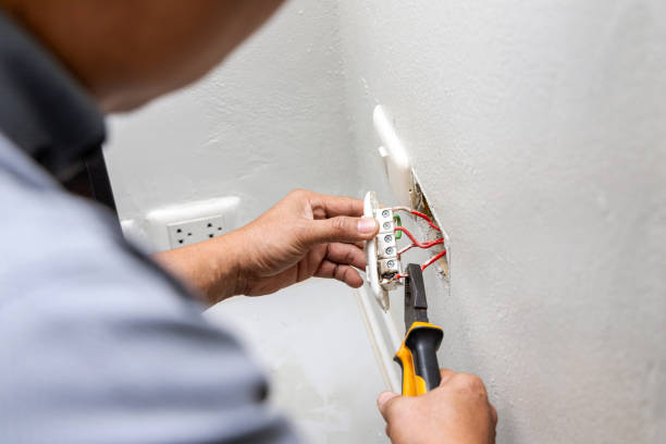 Best Circuit Breaker Repair  in Flower Hill, NY